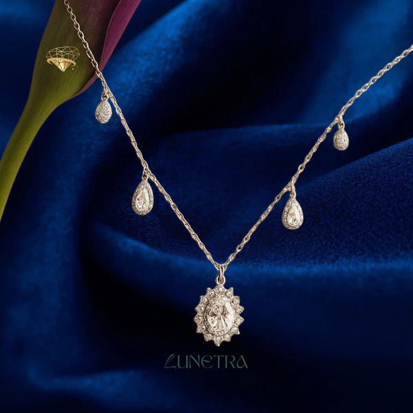 Silver Oval Halo neckless