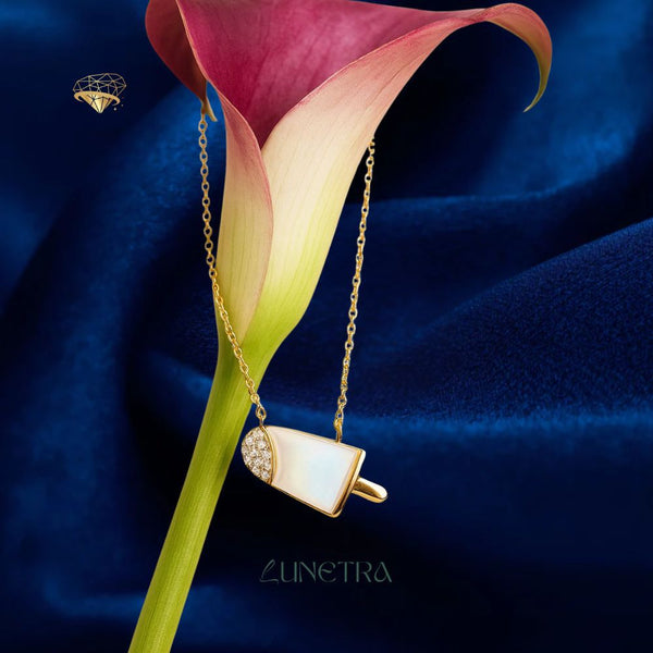 The Glacé Glow Pendant