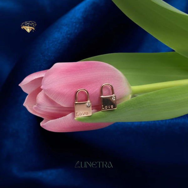 Elegant Silver Lock Stud Earring